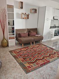 Luminoso appartamento con terrazzo