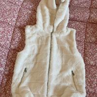 Gilet in ecopelliccia con cappuccio bianco panna