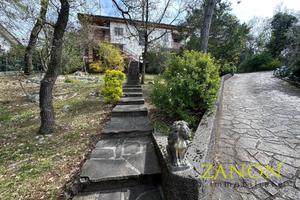 Casa bifamiliare - Sagrado