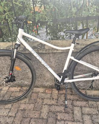Bici da trecking B'Twin Riverside 500