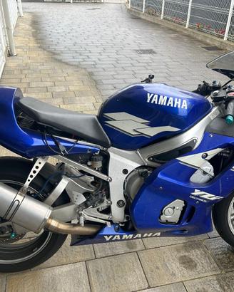 YAMAHA R6 1999