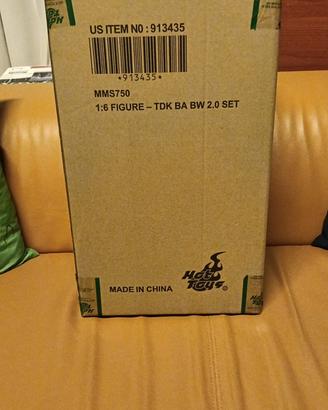 Hot toys mss 750 batman armory 2.0