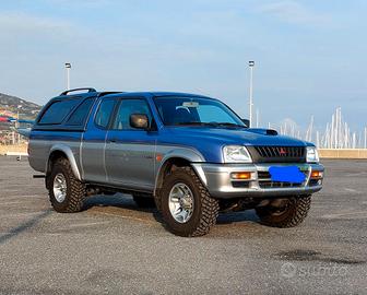 mitsubishi l200 autocarro