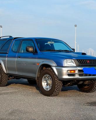 mitsubishi l200 autocarro