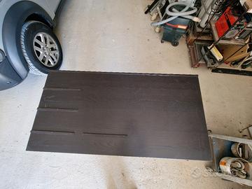 scrivania e sedia da ufficio