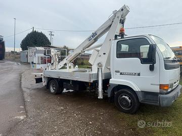 Piattaforma aerea Nissan