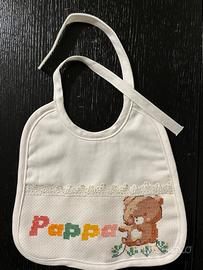 Bavaglino puro cotone, ricamo punto croce