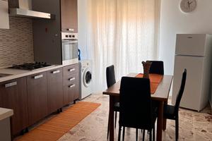 Appartamento arredato con 3 camere, cucina e bagno