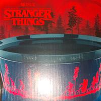 dinner  set stranger things 