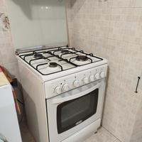 Cucina a gas con forno elettrico DeLonghi