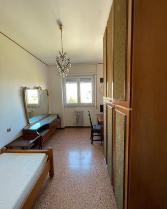 Camera singola arredata in. zona San Siro