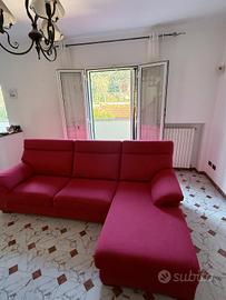 Divano 3 posti con isola 150€ trattabili