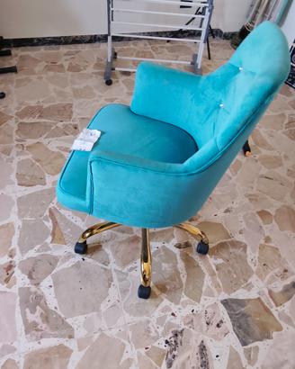 pregiata poltrona da cameretta o ufficio 