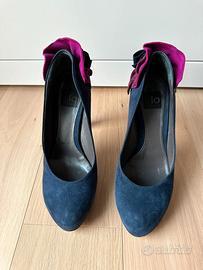 Décolleté in camoscio