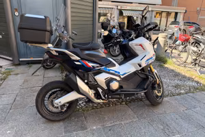 Honda X-adv 750