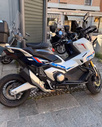 Honda X-adv 750