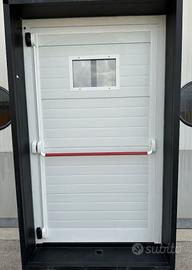 Porta antipanico bianca con finestra da 1210 mm