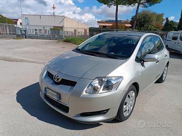 TOYOTA Auris - 2009