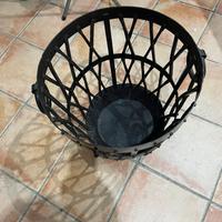 Porta legna in ferro battuto