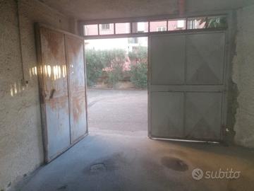 Arco Felice pressi piazza box auto