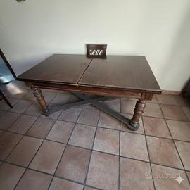 Tavolo Allungabile in Legno Massiccio