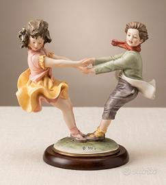 Statua Capodimonte bambini danzanti