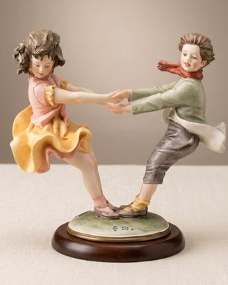 Statua Capodimonte bambini danzanti