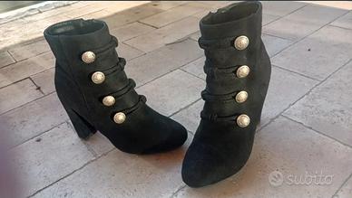 stivaletti neri camoscio con tacco