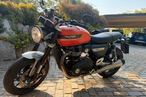 Triumph speed twin 1200