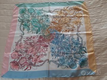 Foulard Gucci Flora Bouquet 