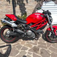 Ducati monster 696