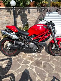 Ducati monster 696