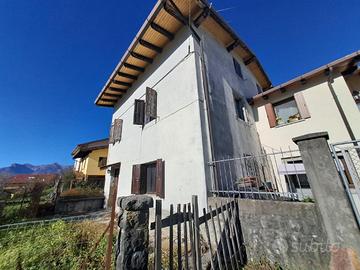 CASA BICAMERE DA PERSONALIZZARE CON GIARDINO