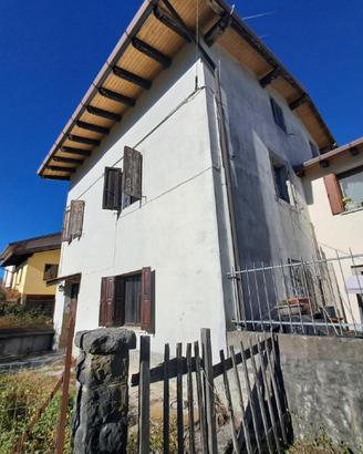 CASA BICAMERE DA PERSONALIZZARE CON GIARDINO
