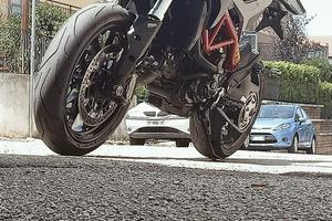 Ducati hypermotard 821 black