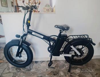 Nuova bici elettrica Pieghevole mai usata 