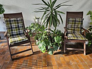 sdraio in legno con cuscini