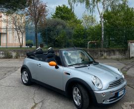 Mini one cabrio deluxe neopatentati