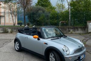 Mini one cabrio deluxe neopatentati