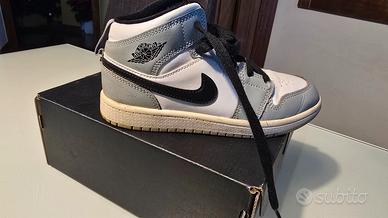 Modello: Jordan 1 Mid (PS) – Versione "Pre-School"