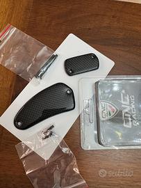 Tappi serbatoio freni in carbonio