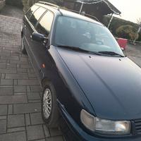 VW Passat sw 1.8 benz. per ricambi 