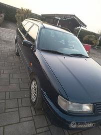 VW Passat sw 1.8 benz. per ricambi 