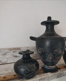 Brocca e Vasetti Etruschi in Bucchero