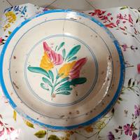 piatto in terracotta floreale antico 