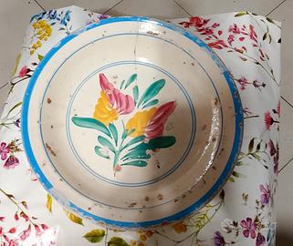 piatto in terracotta floreale antico 