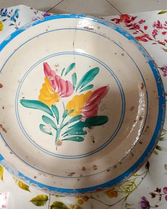 piatto in terracotta floreale antico 