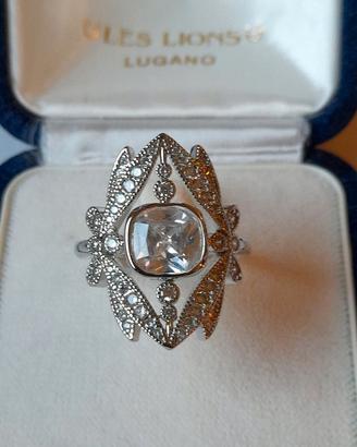Anello in stile Liberty con zirconi