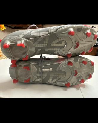 scarpe da calcio 42 nuovi mai usati