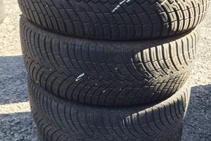 4 Pneumatici 215/50 R18 Pirelli Scorpion All Seaso